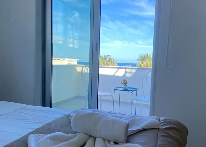 Wake Up By The Sea Flats