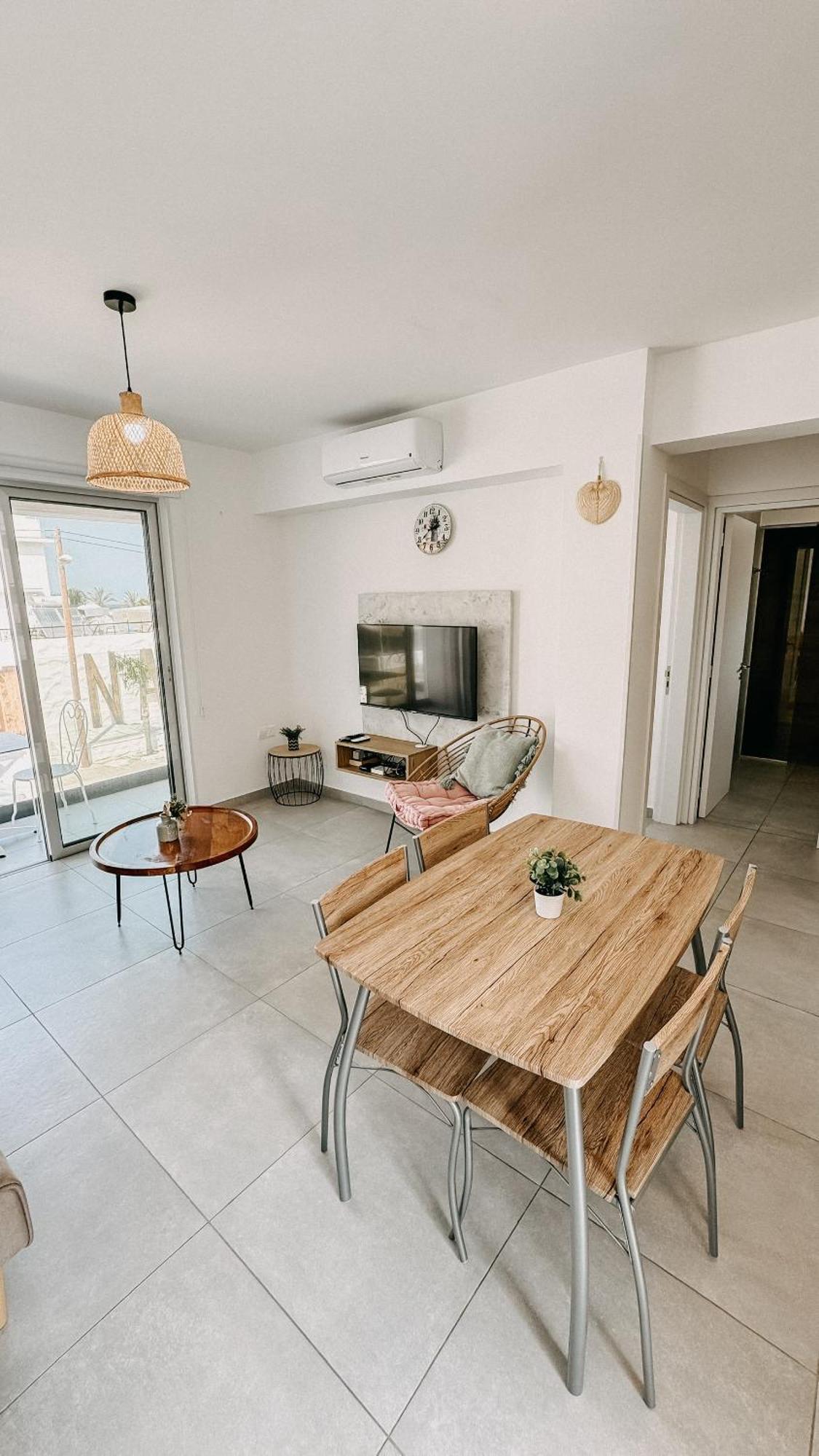 Wake Up By The Sea Flats Apartment *