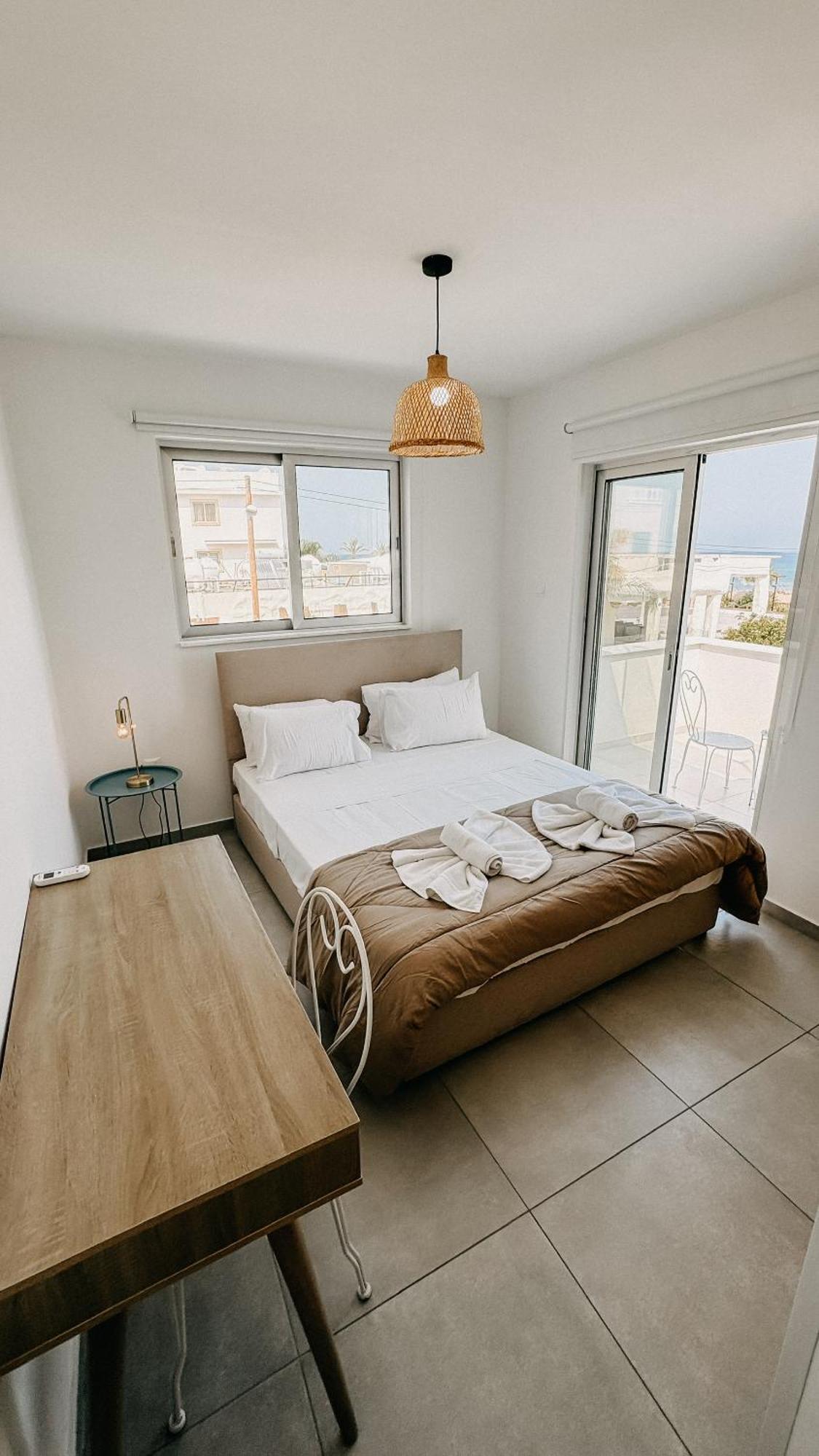 Wake Up By The Sea Flats