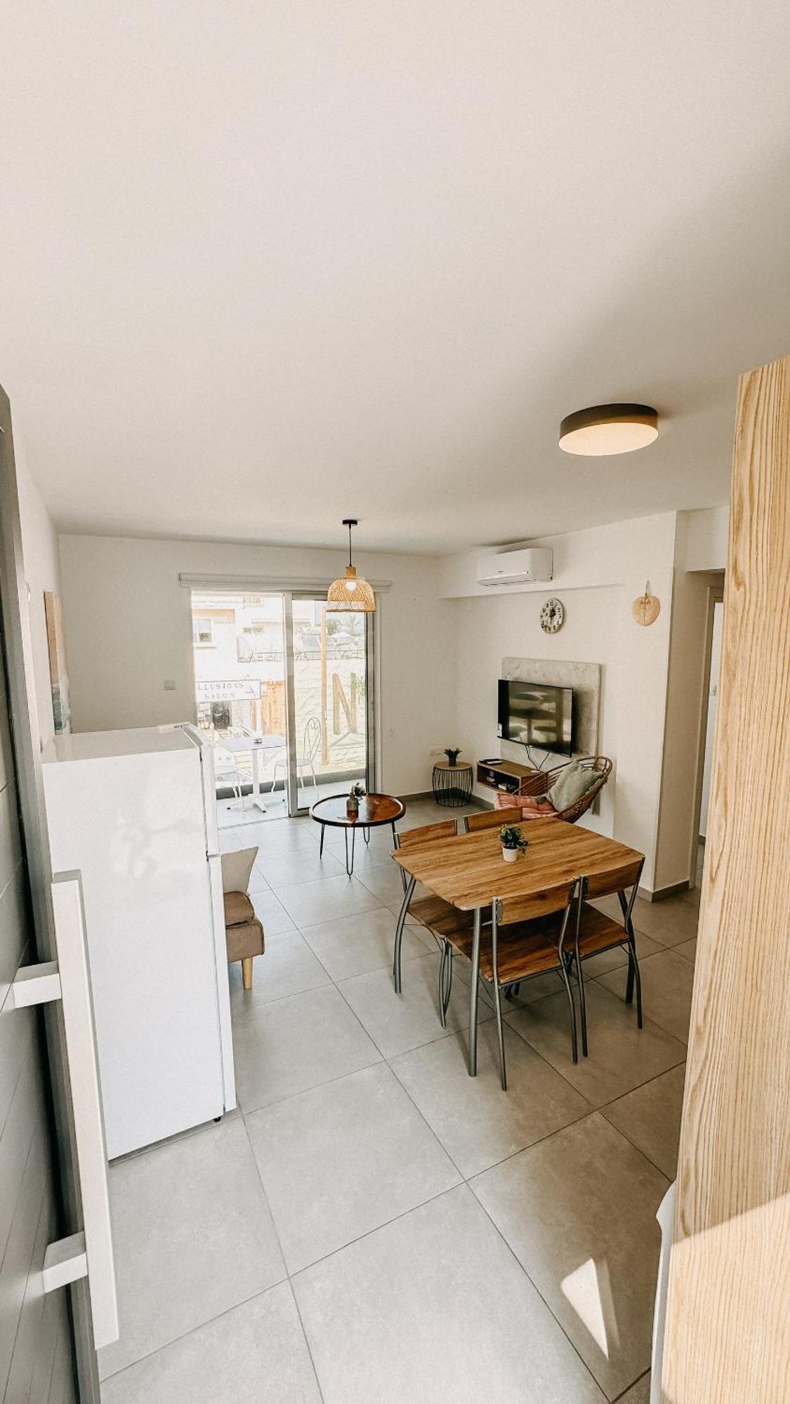 Wake Up By The Sea Flats Apartment