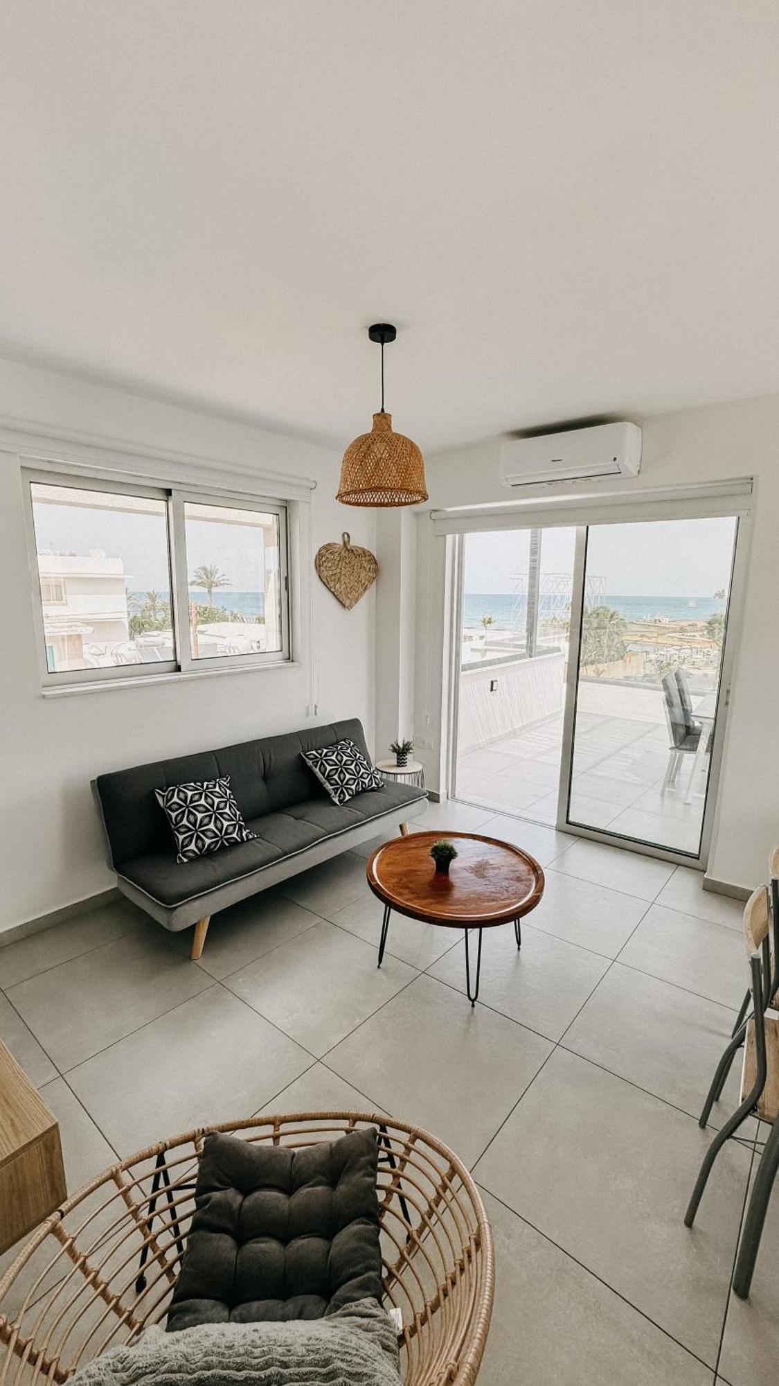 Apartment Wake Up By The Sea Flats
