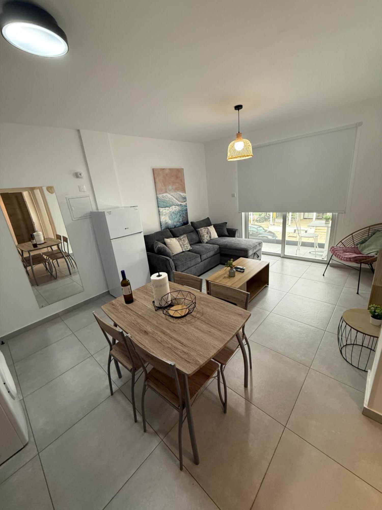 Wake Up By The Sea Flats Apartman Protarász